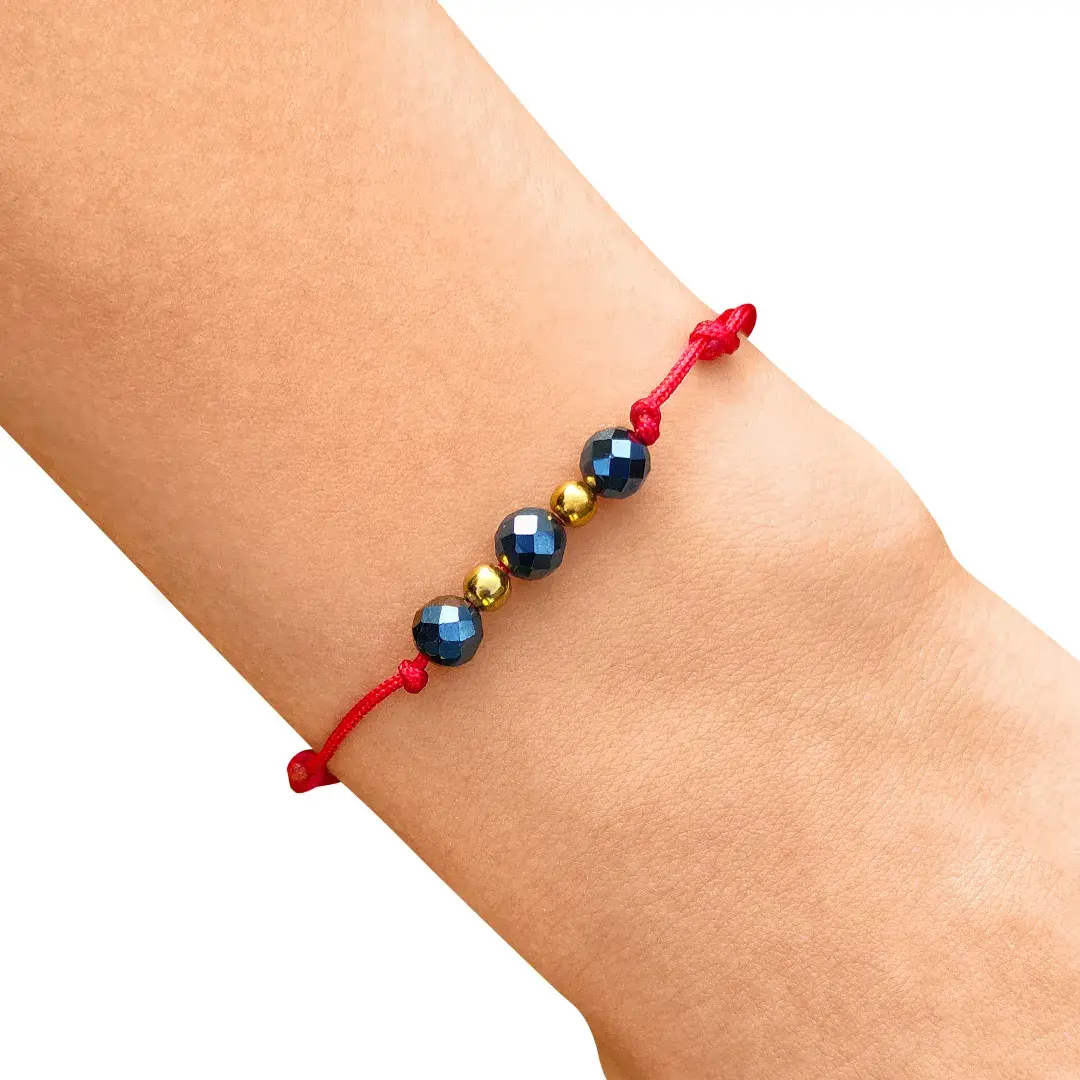 BRANSOLETKA-CZARNY-HEMATYT-NATURALNY-SZNUREK-Z-REGULACJĄ-KAMIEŃ-CZERWONA