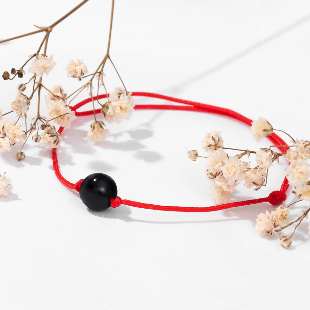 BRANSOLETKA-CZARNY-TURMALIN-CZERWONA-OCHRONNA-Z-TURMALINEM-NA-SZCZĘŚCIE