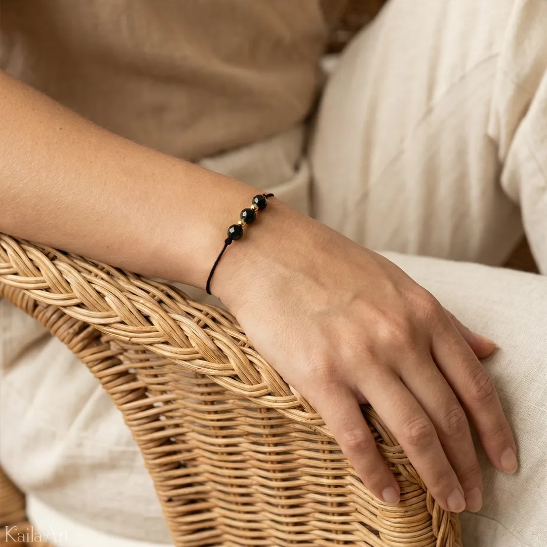 BRANSOLETKA-Z-KAMIENI-NATURALNYCH-CZARNY-TURMALIN-NA-SZNURKU-Z-REGULACJĄ