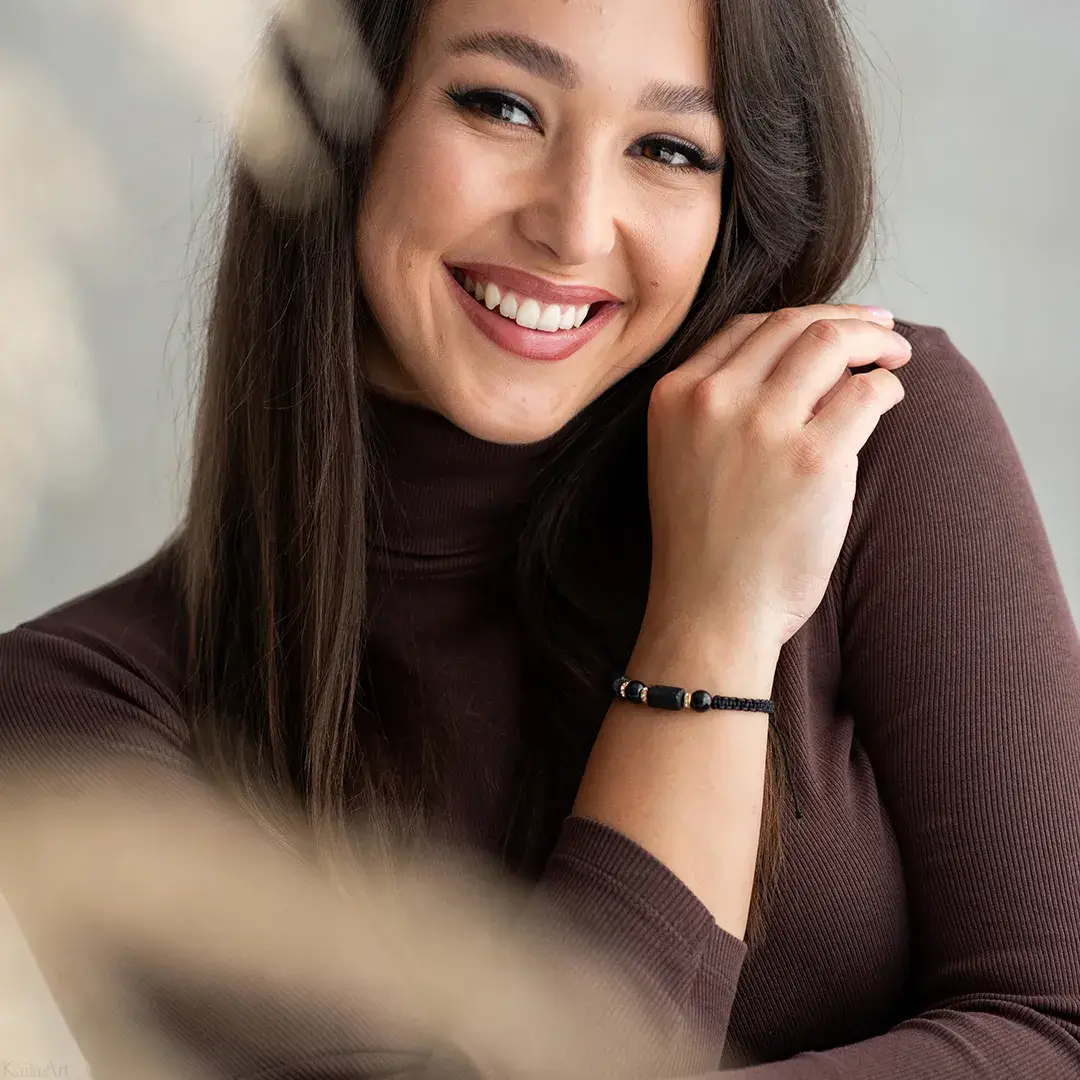 BRANSOLETKA-CZARNY-TURMALIN-KAMIEŃ-NATURALNY-SZCZĘŚCIA-NA-SZNURKU-CYRKONIE