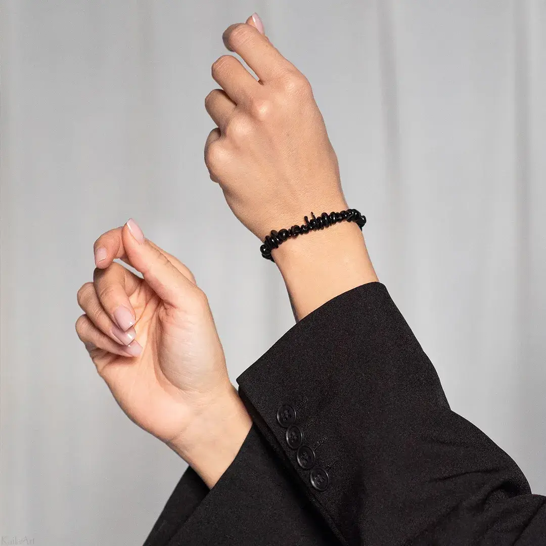 BRANSOLETKA-CZARNY-TURMALIN-NATURALNY-NA-GUMCE-Z-KAMIENI-SZCZĘŚCIA-AMULET