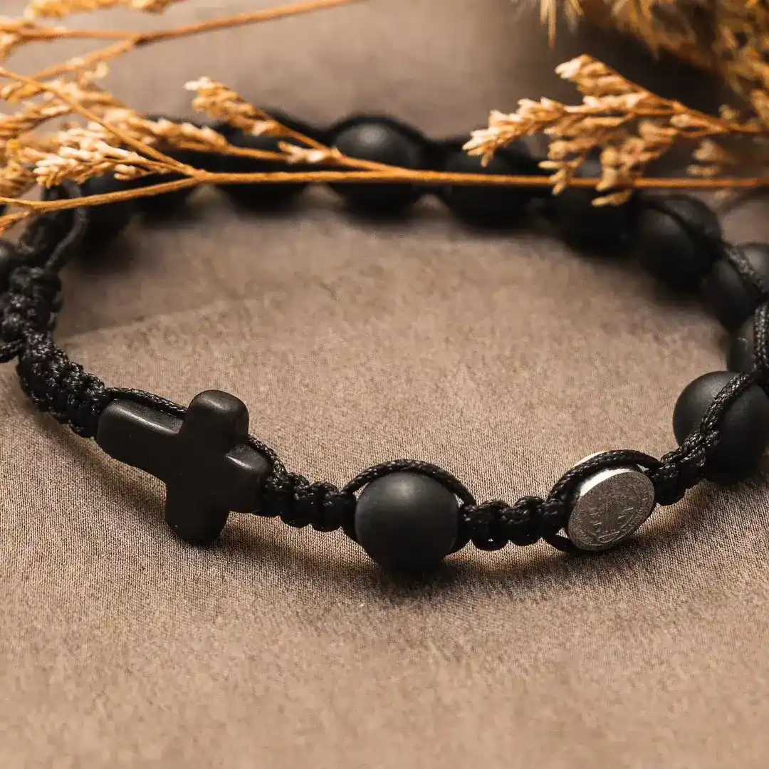 BRANSOLETKA RÓŻANIEC NA RĘKĘ MĘSKI DAMSKI KRZYŻ ONYKS KAMIEŃ Z KRZYŻYKIEM