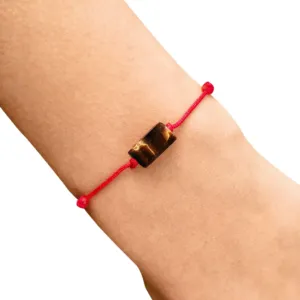 BRANSOLETKA-SZCZĘŚCIA-CZERWONA-NA-SZNURKU-DAMSKA-Z-KAMIENIEM-TYGRYSIE-OKO