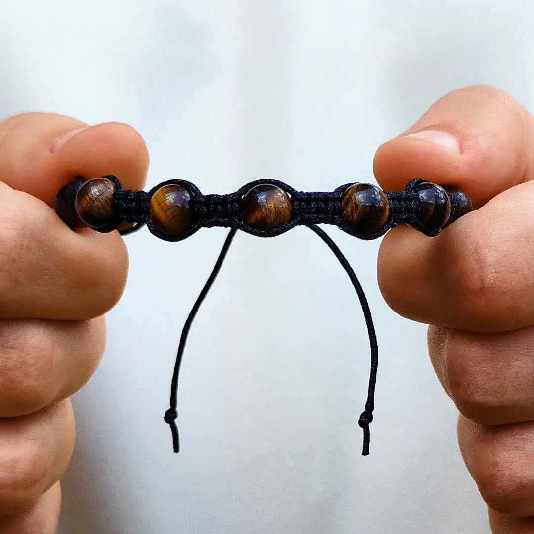 BRANSOLETKA-SZCZĘŚCIA-NA-SZNURKU-Z-KAMIENI-SUKCES-ODWAGA-SIŁA-ZDROWIA