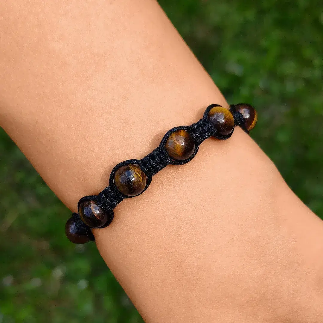 BRANSOLETKA-SZCZĘŚCIA-NA-SZNURKU-Z-KAMIENI-SUKCES-ODWAGA-SIŁA-ZDROWIA