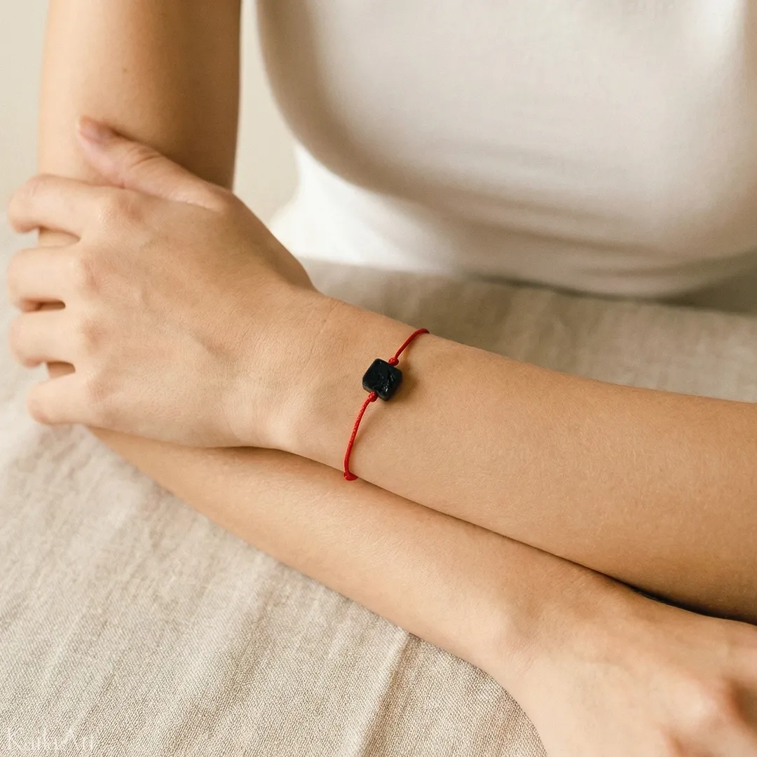 BRANSOLETKA-Z-CZARNEGO-TURMALINU-DAMSKA-OCHRONNA-KAMIEN-SZNUREK-Z-REGULACJA