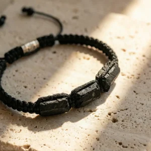 Bransoleta czarny turmalin z kamieni naturalnych lawa