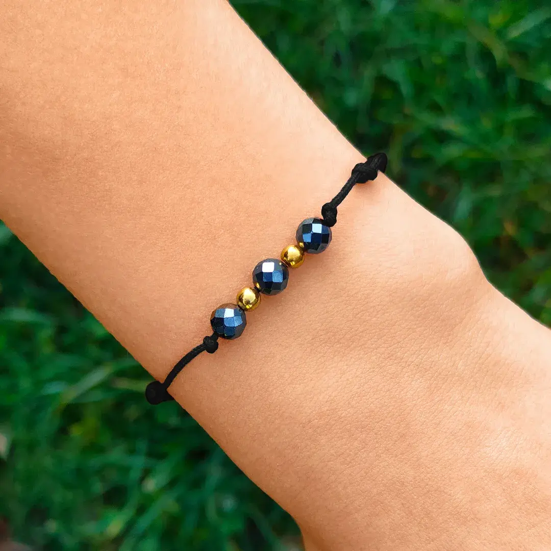 HEMATYT-BRANSOLETKA-SZNURKOWA-Z-KAMIENI-NATURALNYCH-DAMSKA-Z-REGULACJĄ