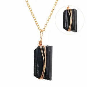 NASZYJNIK-CZARNY-TURMALIN-NATURALNY-WISIOREK-Z-KAMIENIEM-MINERAŁ-WISIOR