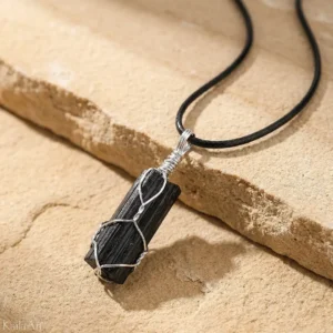Naszyjnik czarny turmalin wisiorek kamień minerał