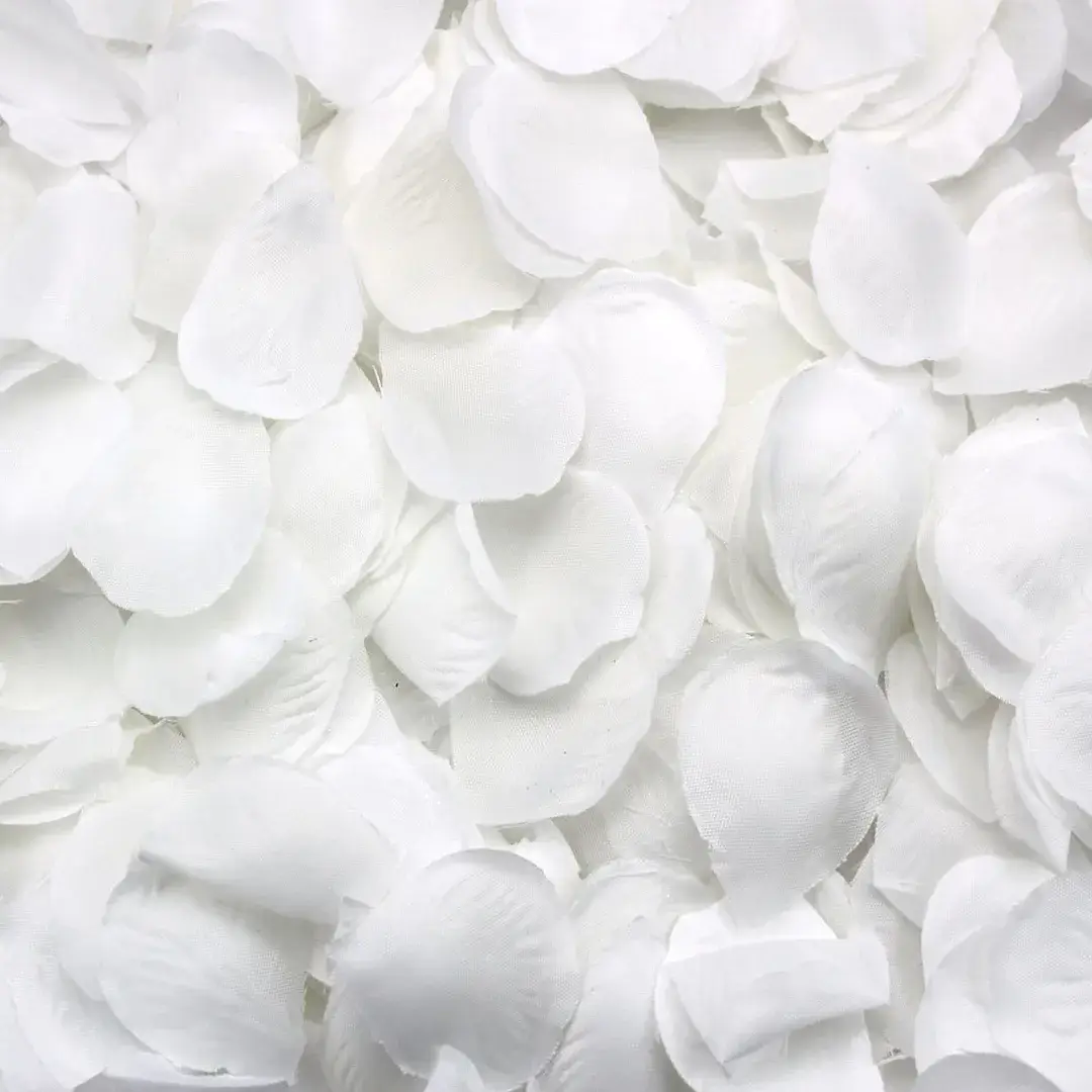 PŁATKI-RÓŻ-BIAŁE-NA-KOMUNIE-ŚLUB-WESELE-CHRZEST-SZTUCZNE-KONFETTI-DEKORACJE