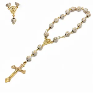 RÓŻANIEC-SAMOCHODOWY-NA-AUTO-BRELOK-DO-SAMOCHODU-Z-KRZYŻYKIEM-KRZYŻ-JEZUS